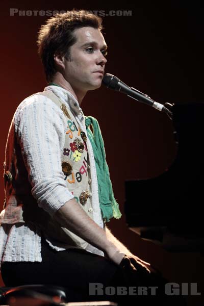 RUFUS WAINWRIGHT - 2010-05-03 - PARIS - Theatre Mogador - 